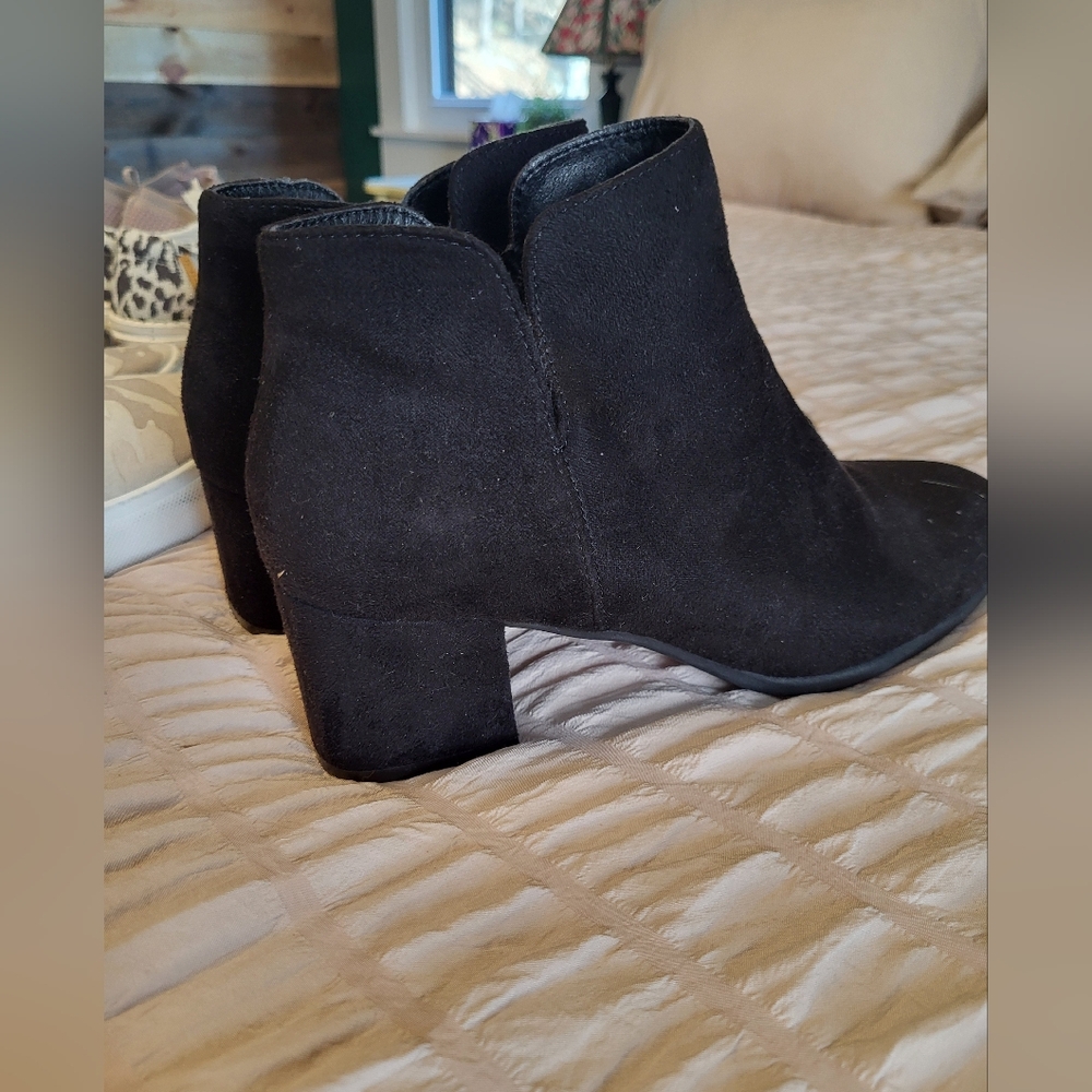 Shoe Bundle - image 3